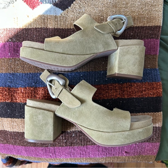 Aerosoles Clarkson suede olive green chunky heels size 10 - Picture 2 of 5